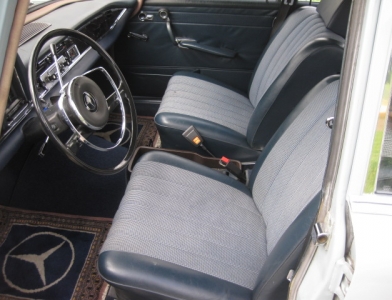 Mercedes-Benz 200 Heckflosse Limousine