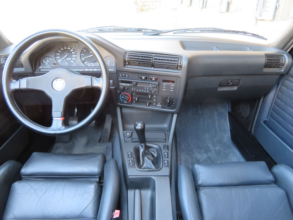 BMW 320i Cabriolet