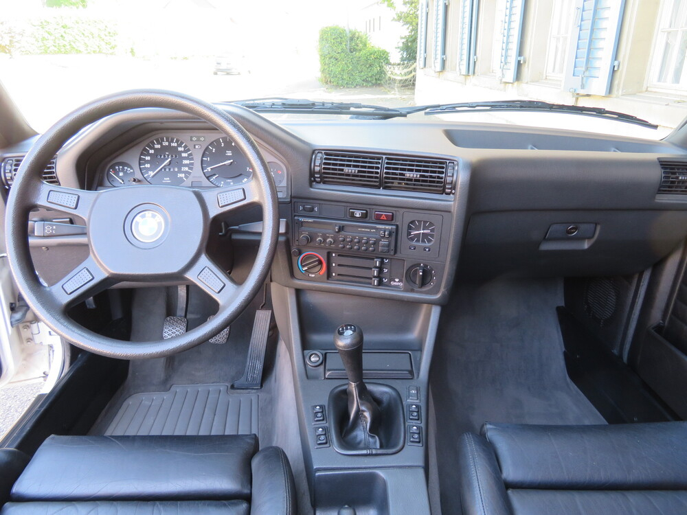 BMW 320i Cabriolet