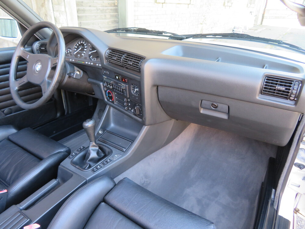 BMW 320i Cabriolet