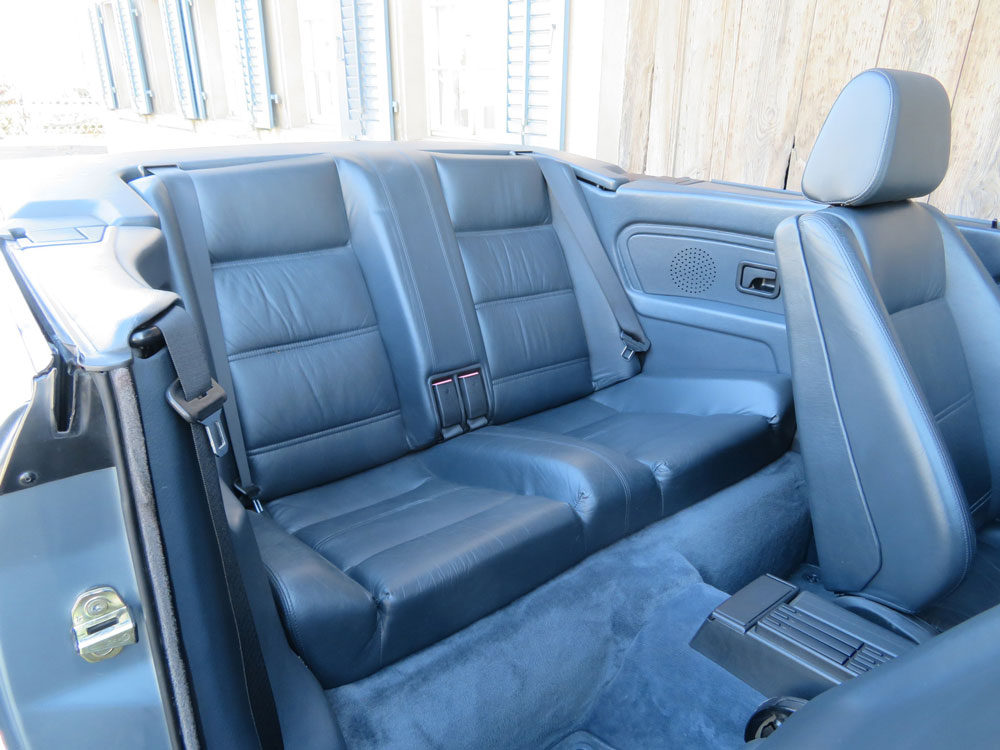 BMW 320i Cabriolet