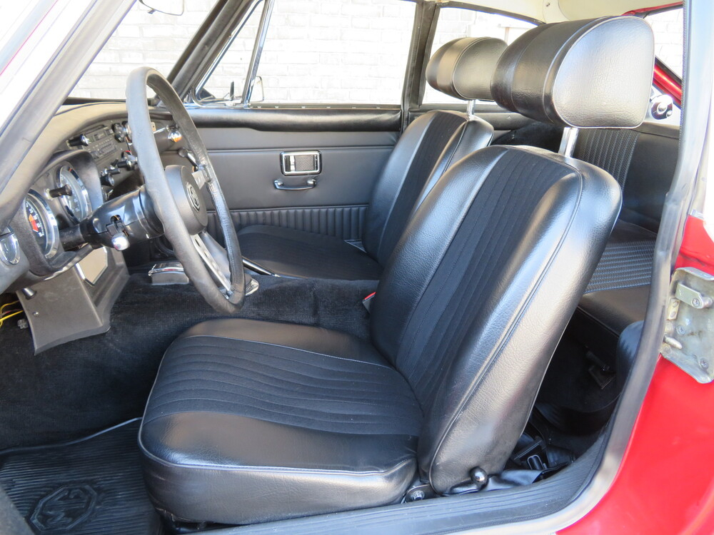MG MGB GT Coupé