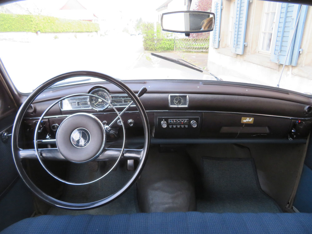 Mercedes-Benz 180 B Limousine